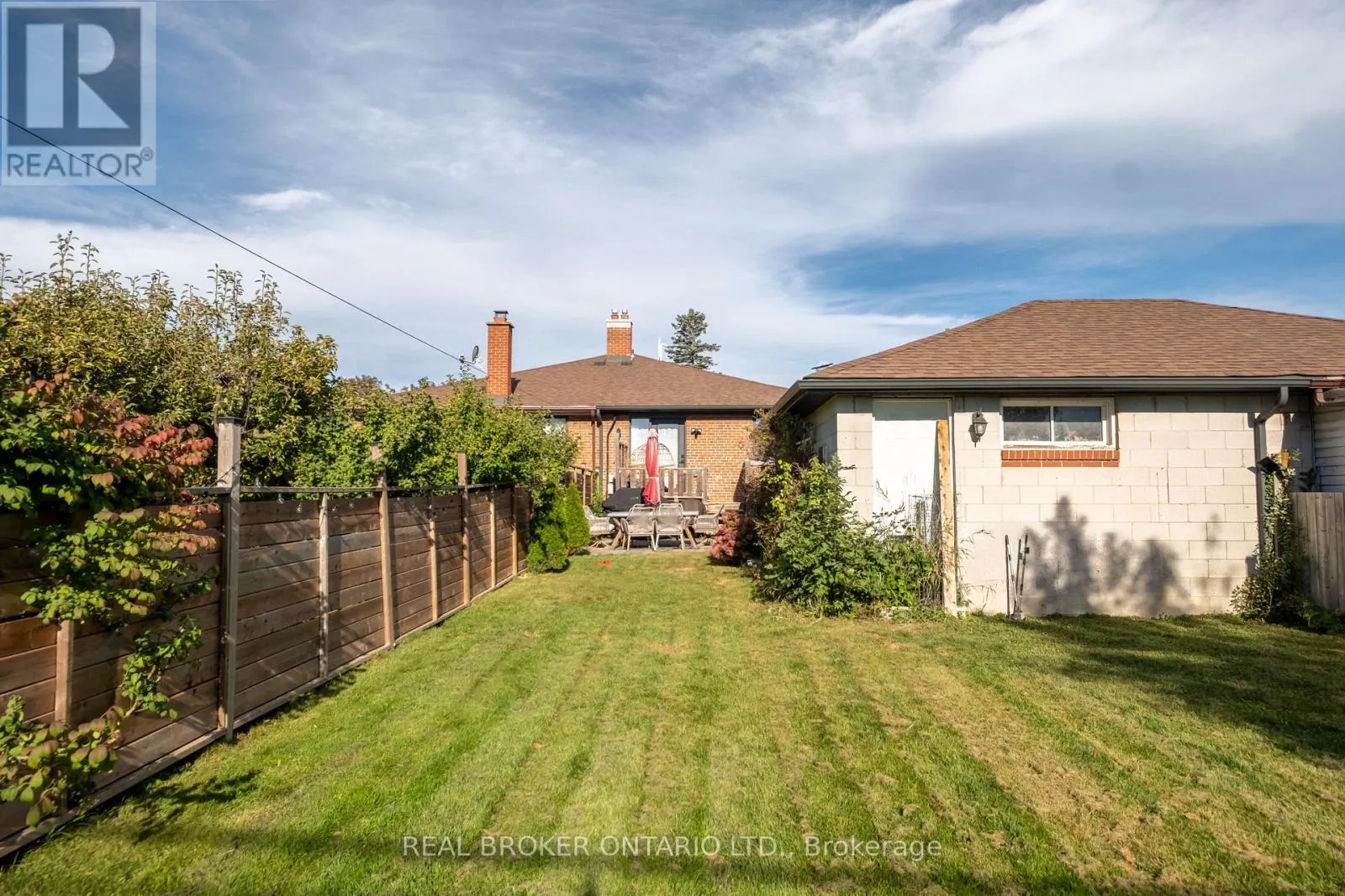 1633 CORAM CRESCENT