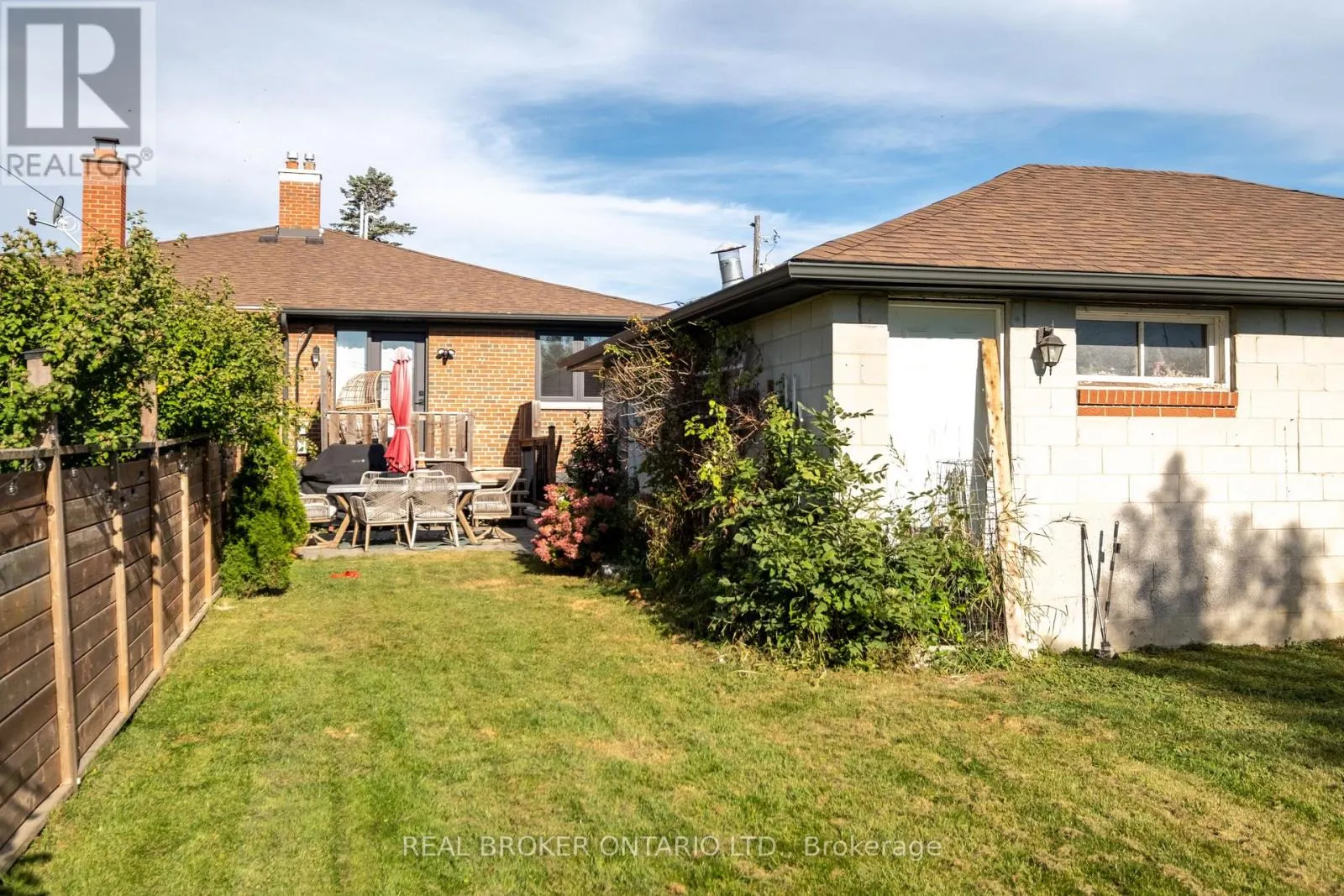 1633 CORAM CRESCENT
