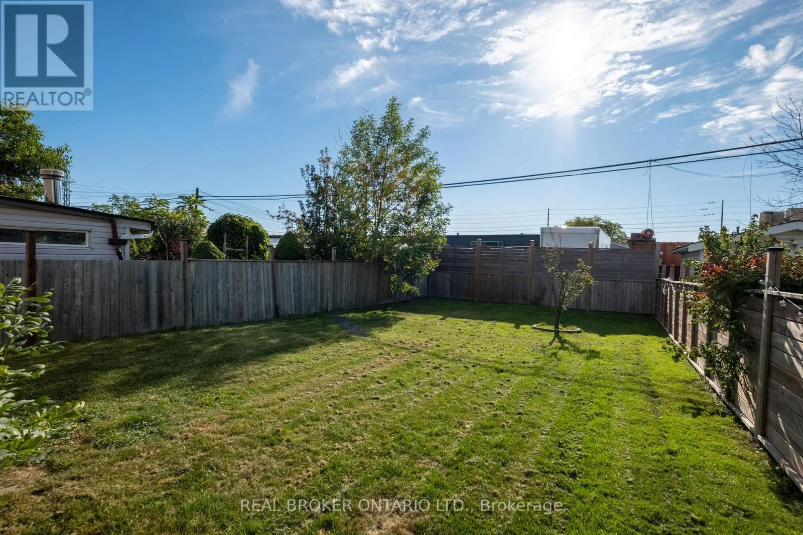 1633 CORAM CRESCENT
