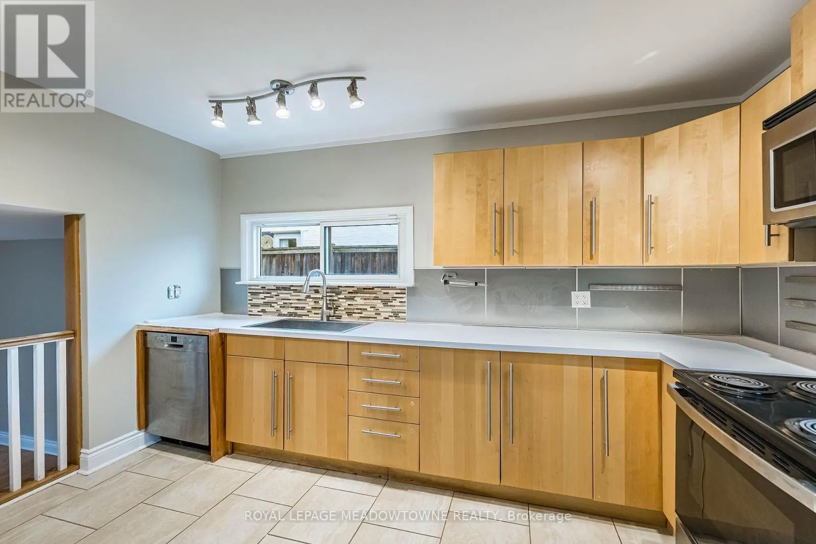 2600 CONSTABLE ROAD