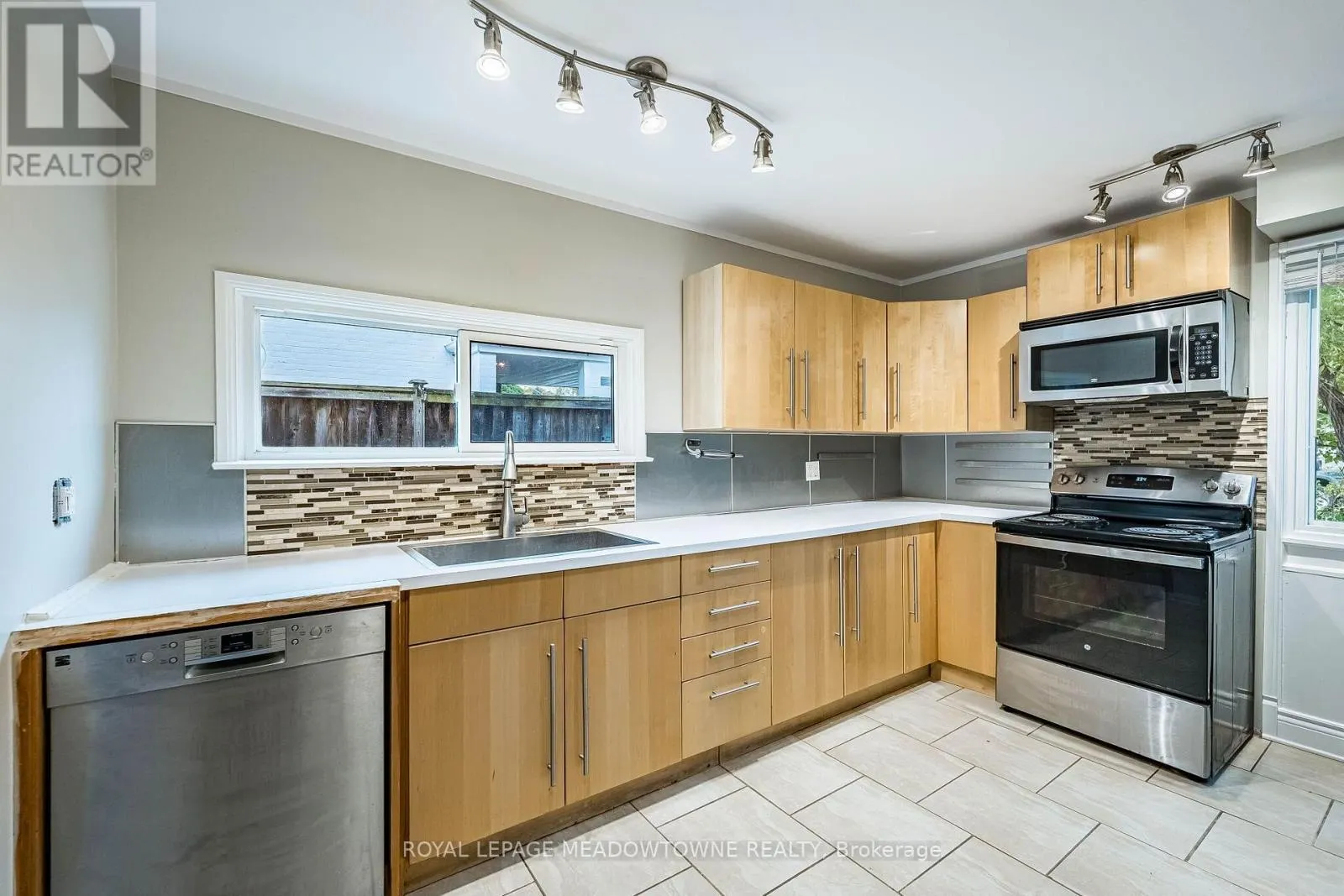 2600 CONSTABLE ROAD