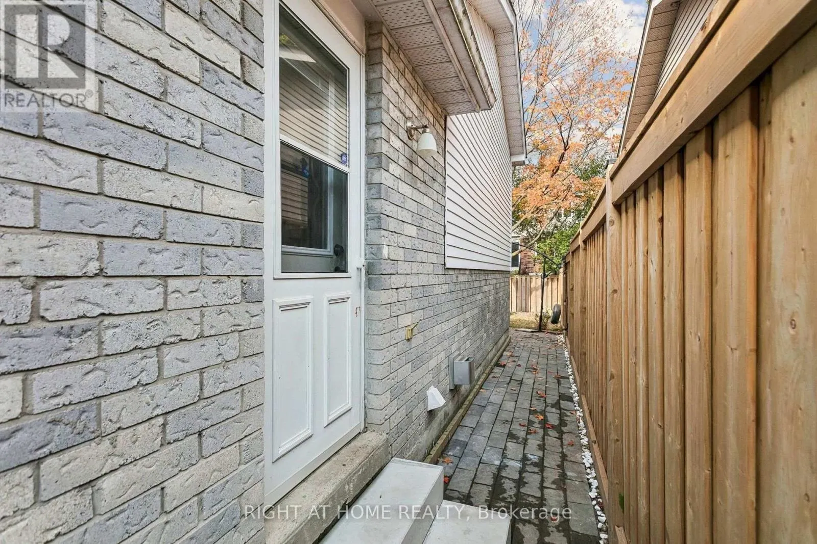 818 MIRIAM CRESCENT