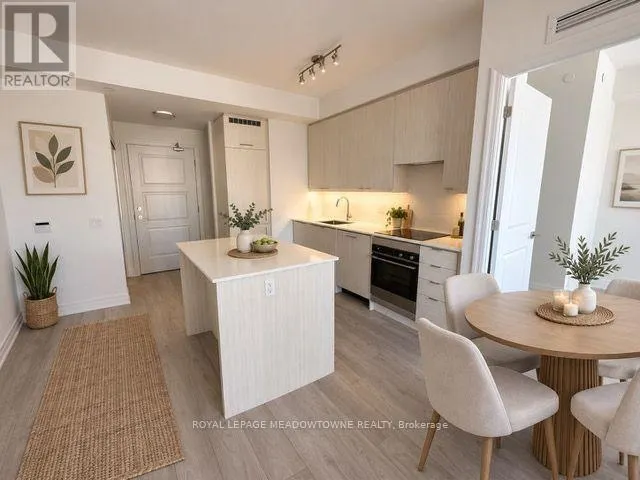 1501 - 36 ELM DRIVE N