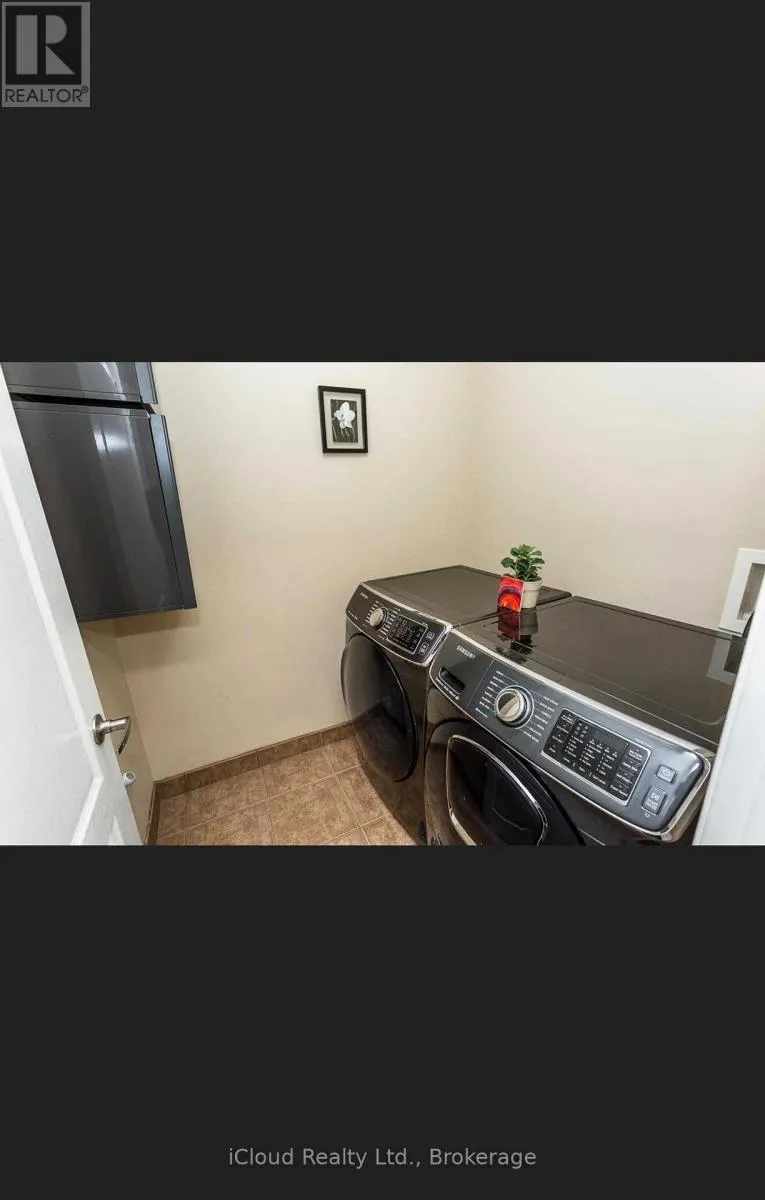 936 HASSELFELDT HEIGHTS