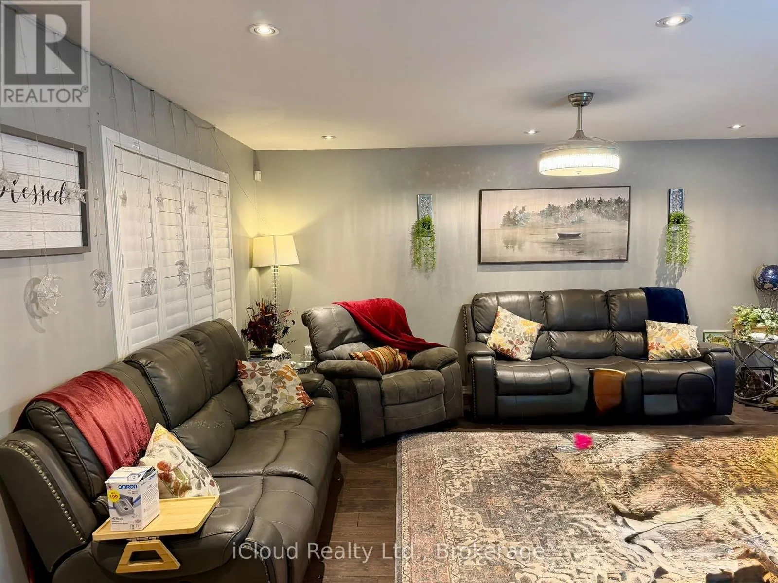 936 HASSELFELDT HEIGHTS