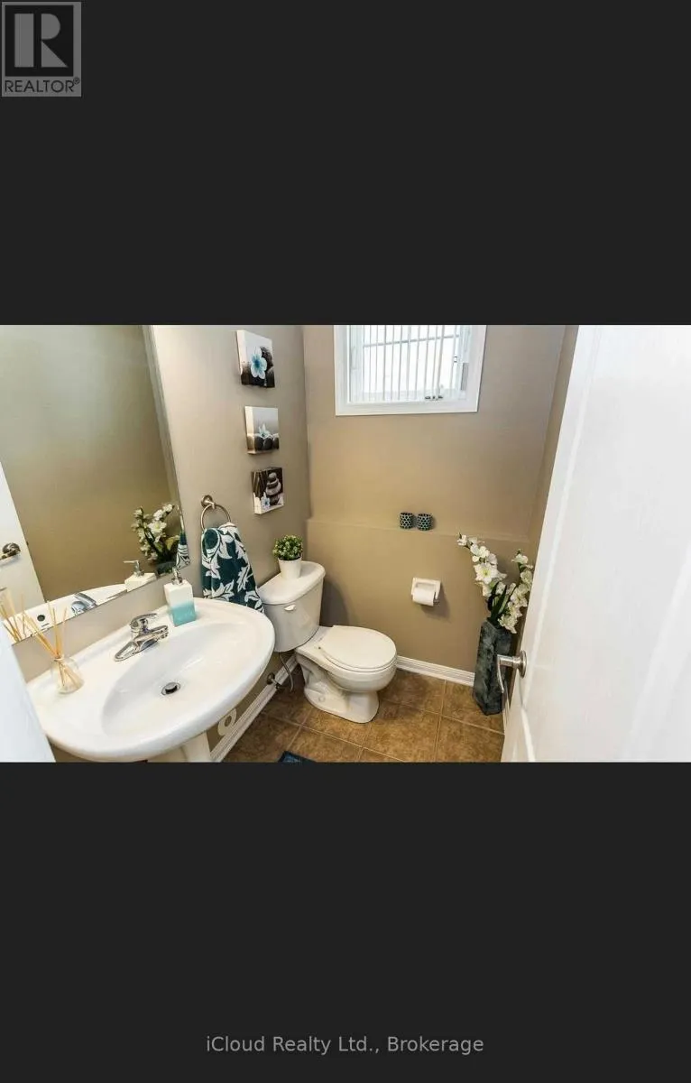 936 HASSELFELDT HEIGHTS