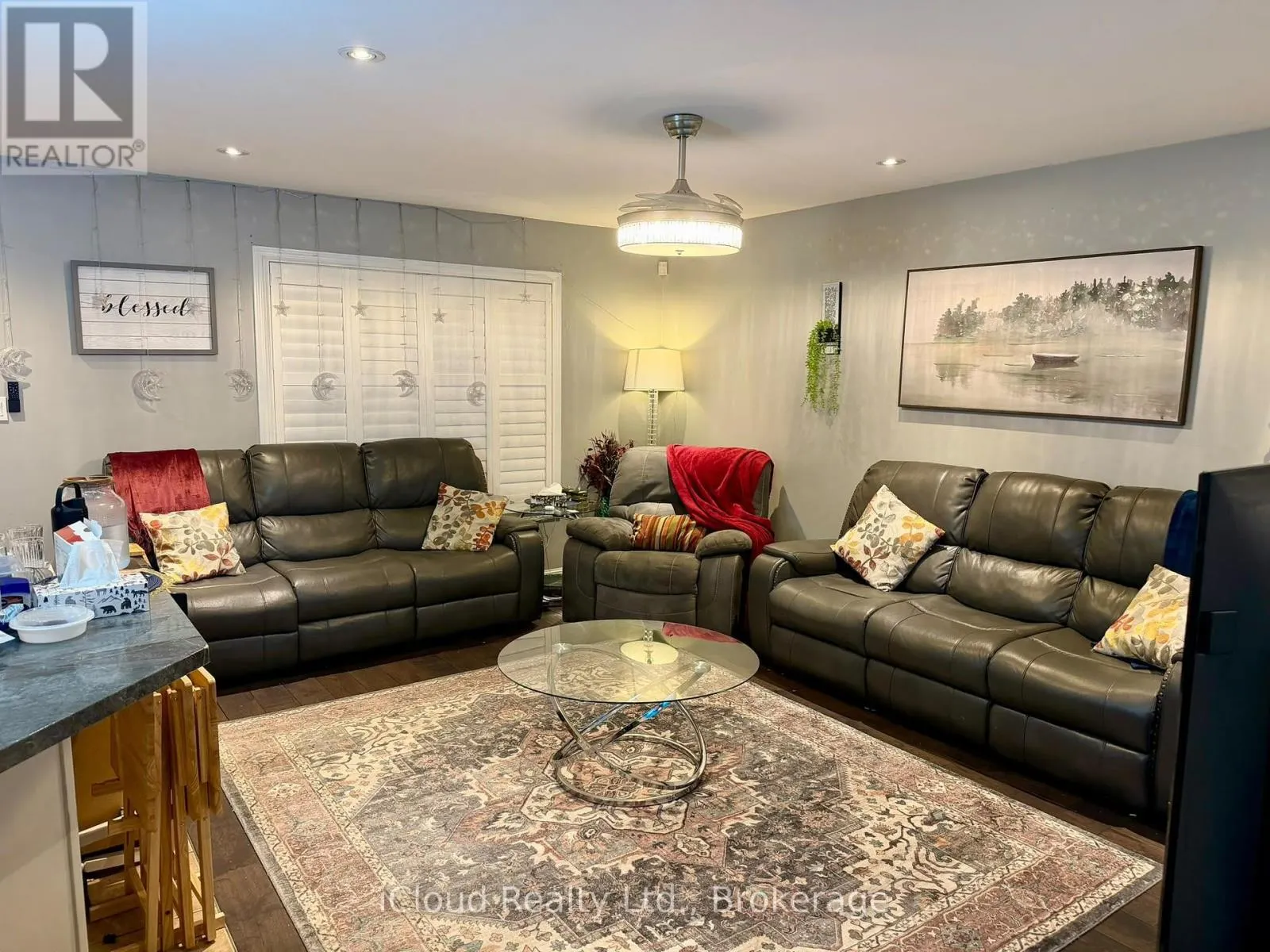 936 HASSELFELDT HEIGHTS