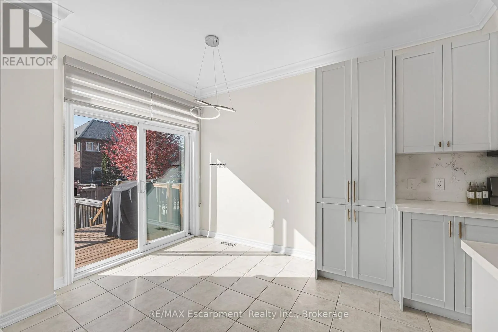 18 AUTUMN ARBOUR ROAD