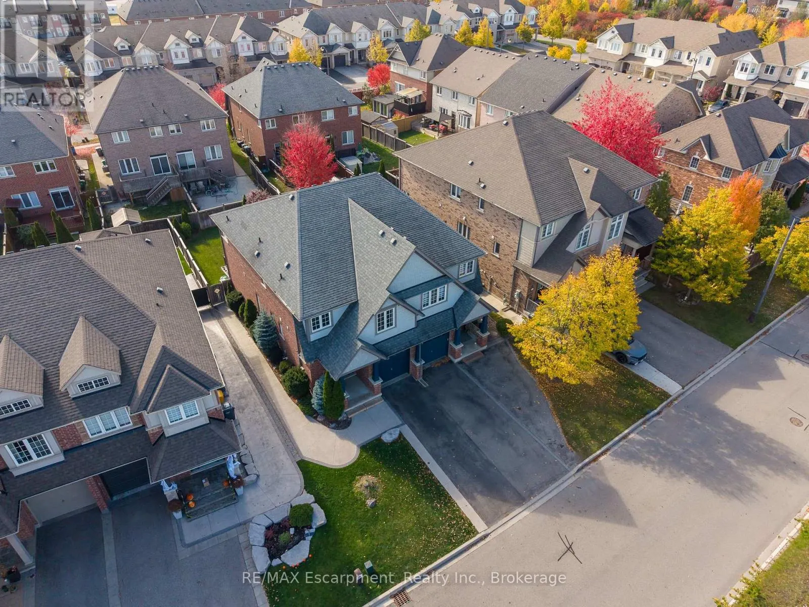 18 AUTUMN ARBOUR ROAD
