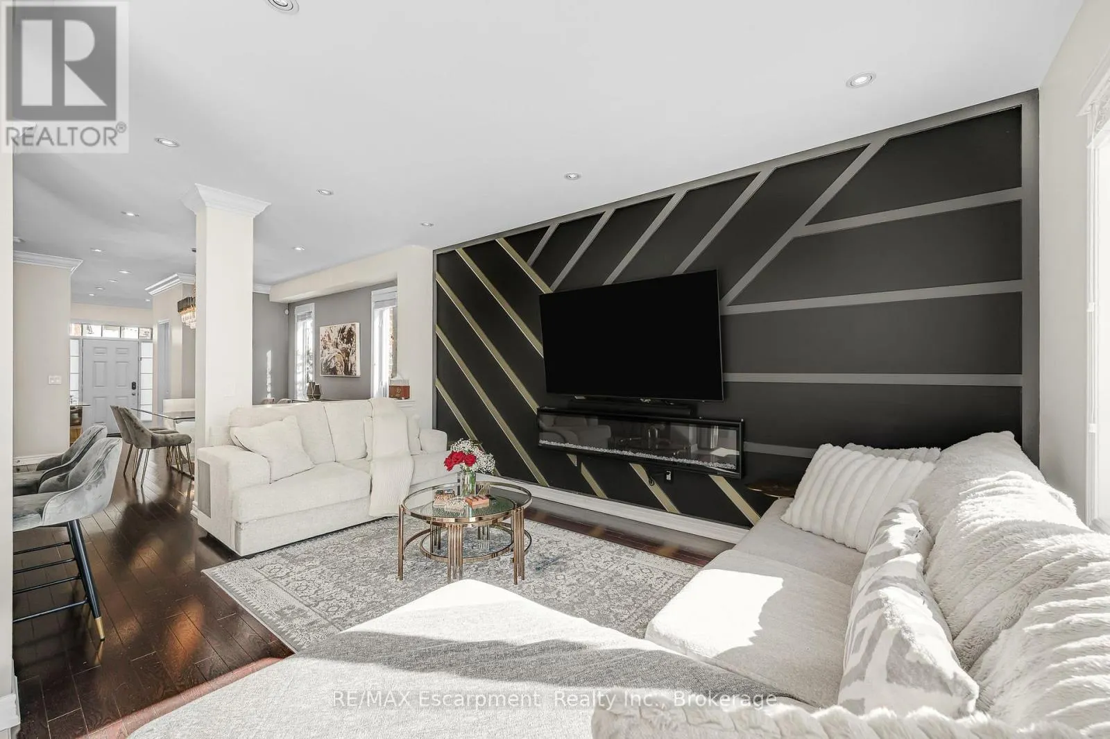 18 AUTUMN ARBOUR ROAD