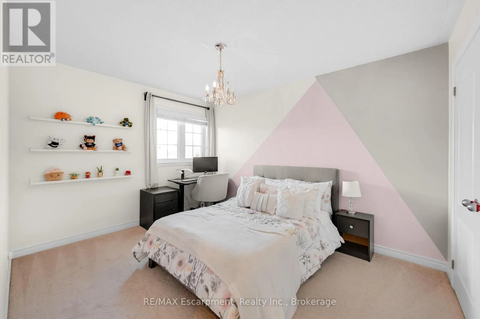 18 AUTUMN ARBOUR ROAD