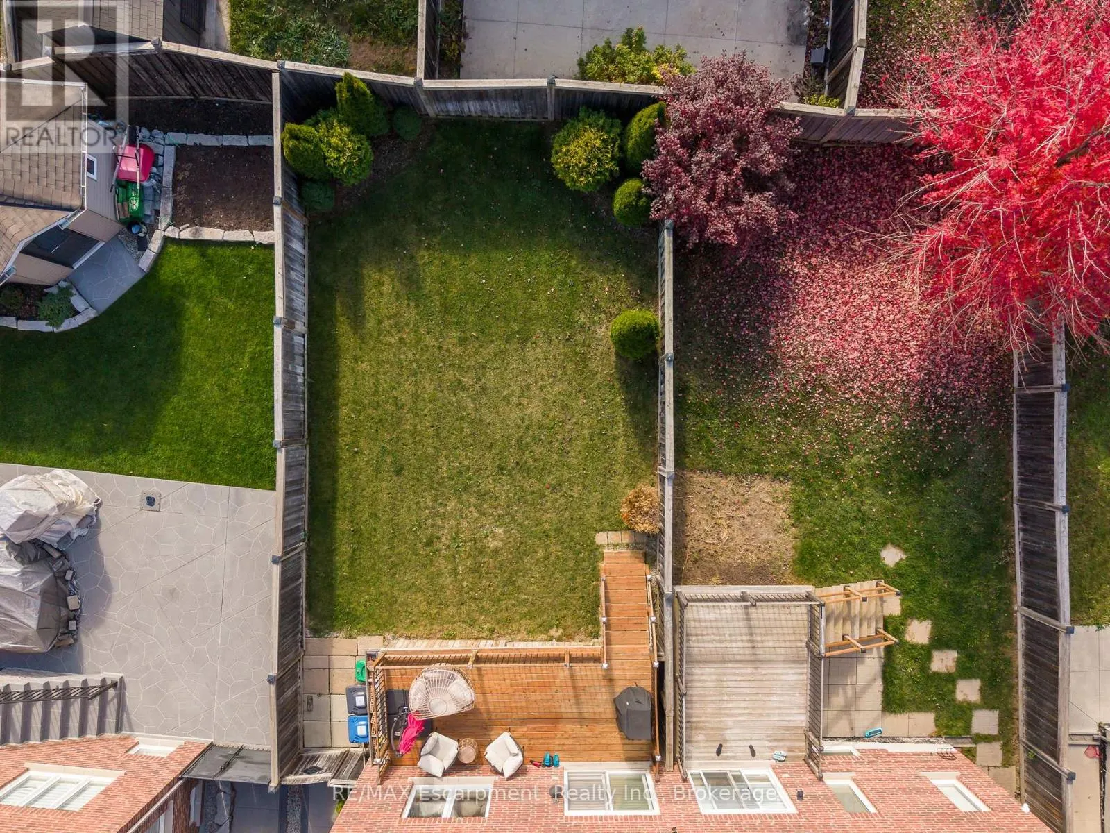 18 AUTUMN ARBOUR ROAD
