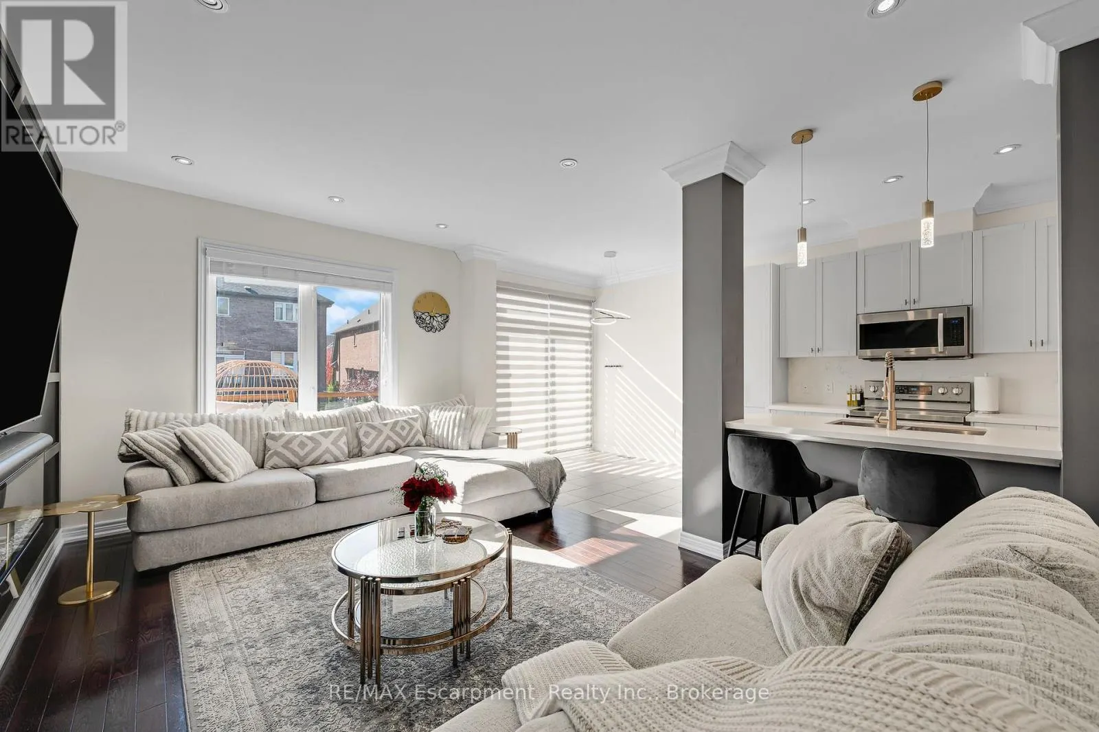 18 AUTUMN ARBOUR ROAD