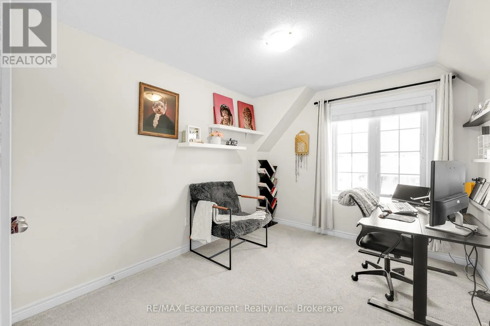 18 AUTUMN ARBOUR ROAD