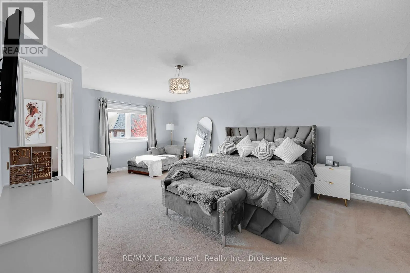 18 AUTUMN ARBOUR ROAD
