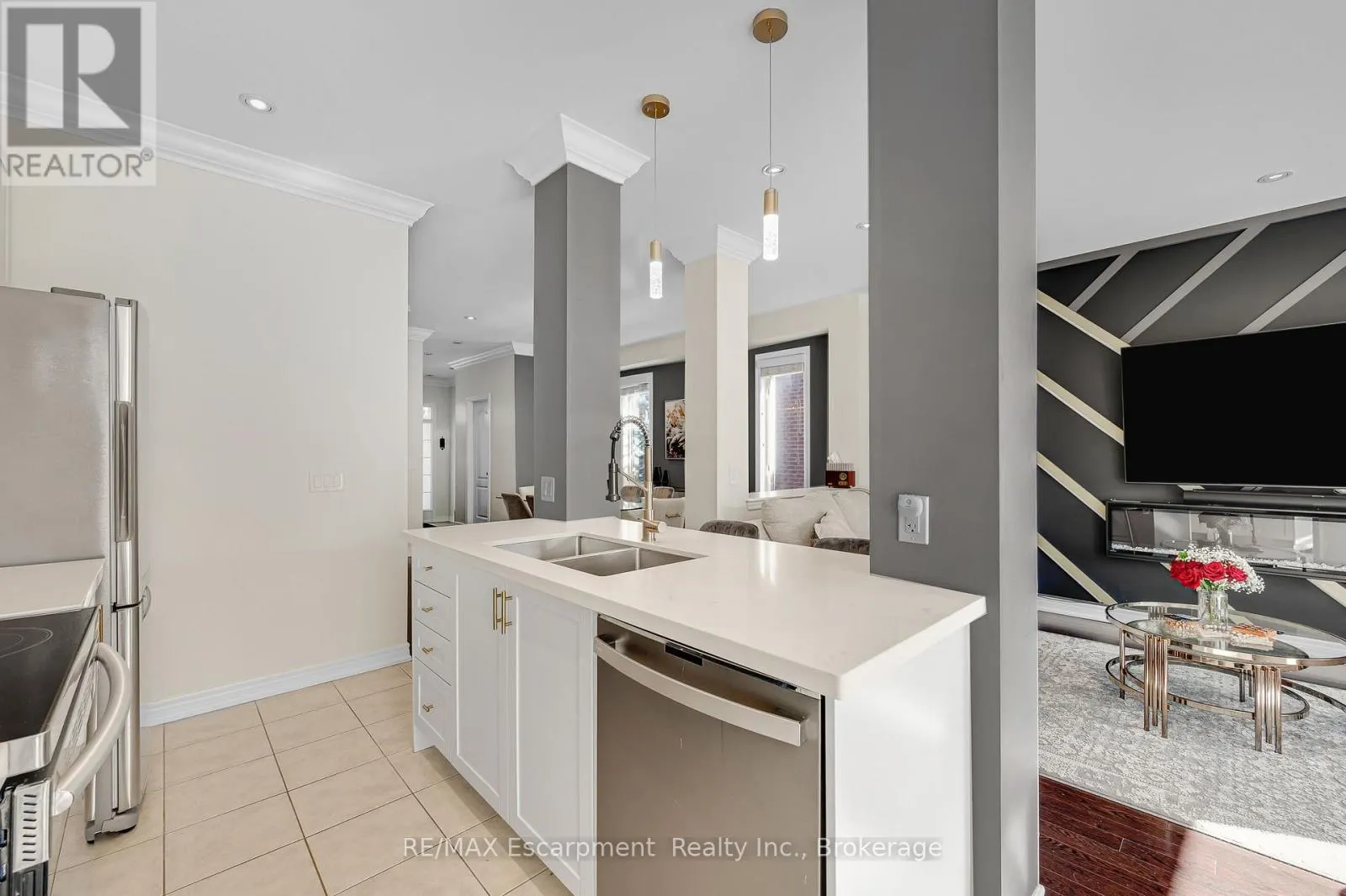 18 AUTUMN ARBOUR ROAD