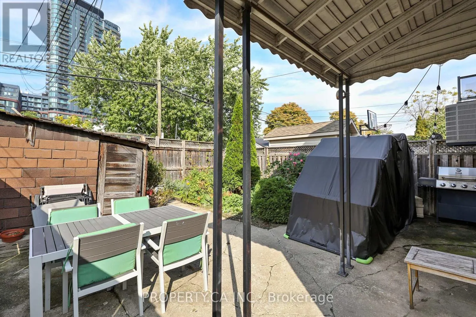 3 - 22 LAPPIN AVENUE
