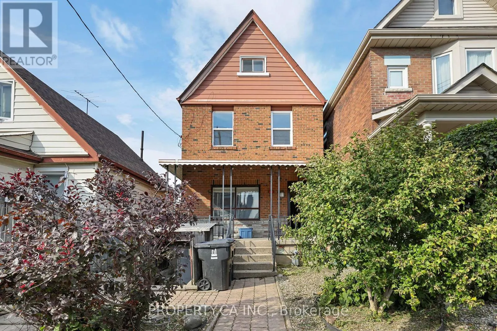 3 - 22 LAPPIN AVENUE