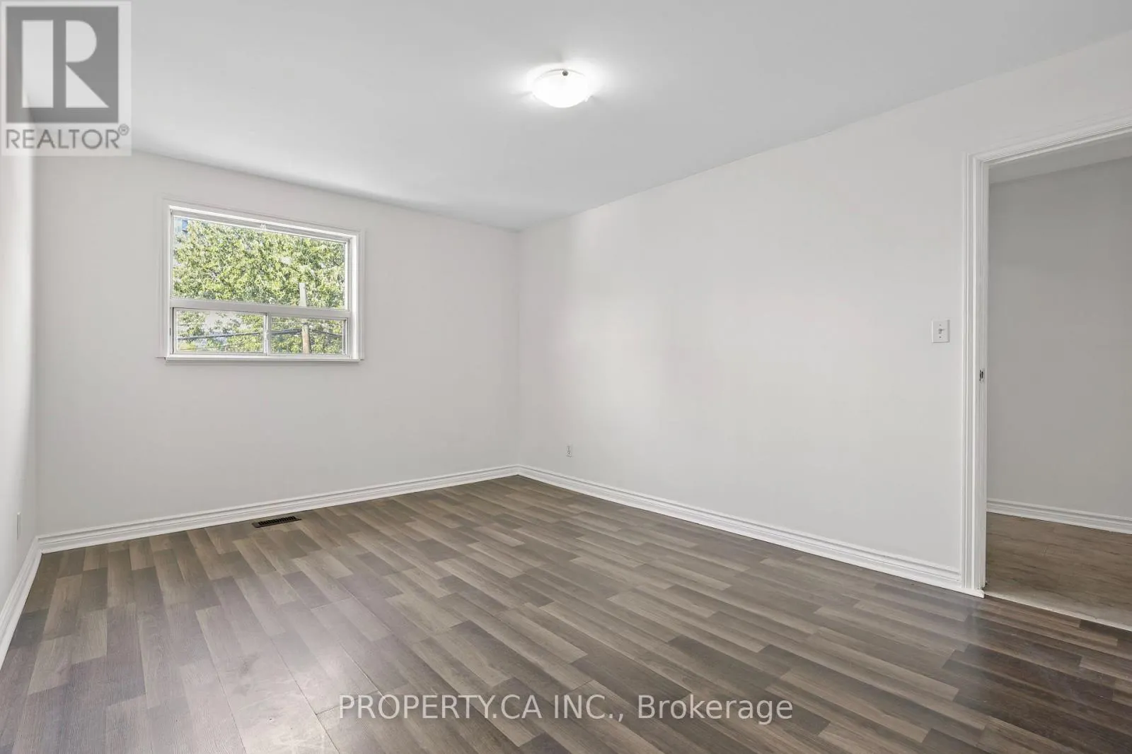 3 - 22 LAPPIN AVENUE