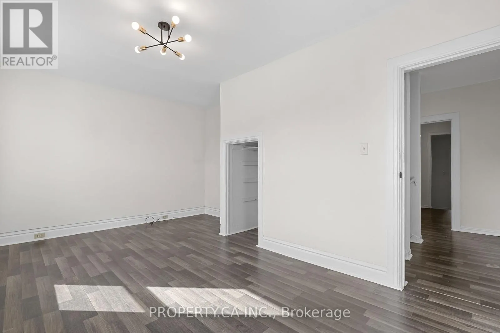 3 - 22 LAPPIN AVENUE