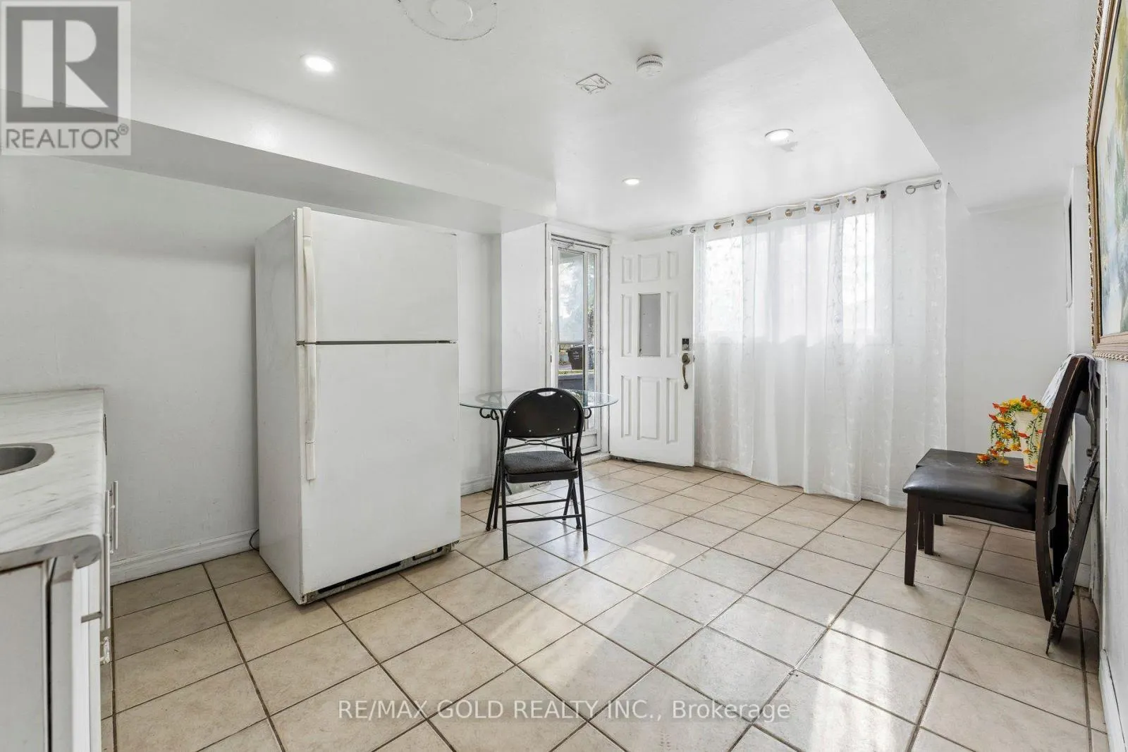 7337 CAMBRETT DRIVE