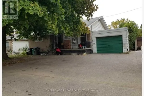11 MCLAUGHLIN ROAD N