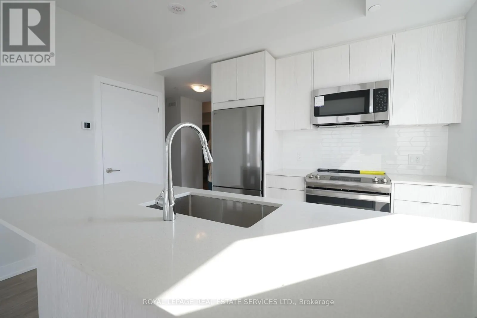 3401 - 4130 PARKSIDE VILLAGE DRIVE