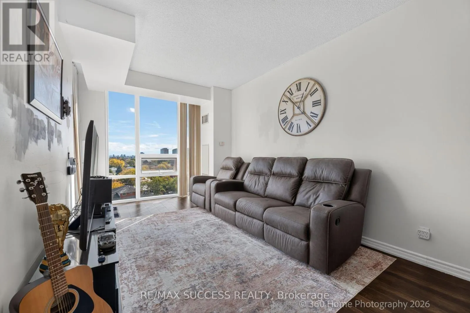 812 - 3525 KARIYA DRIVE