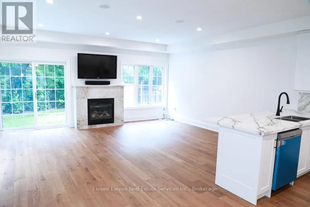 UPPER - 1557 EGLINTON AVENUE W