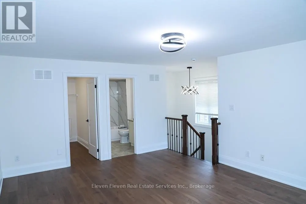 UPPER - 1557 EGLINTON AVENUE W