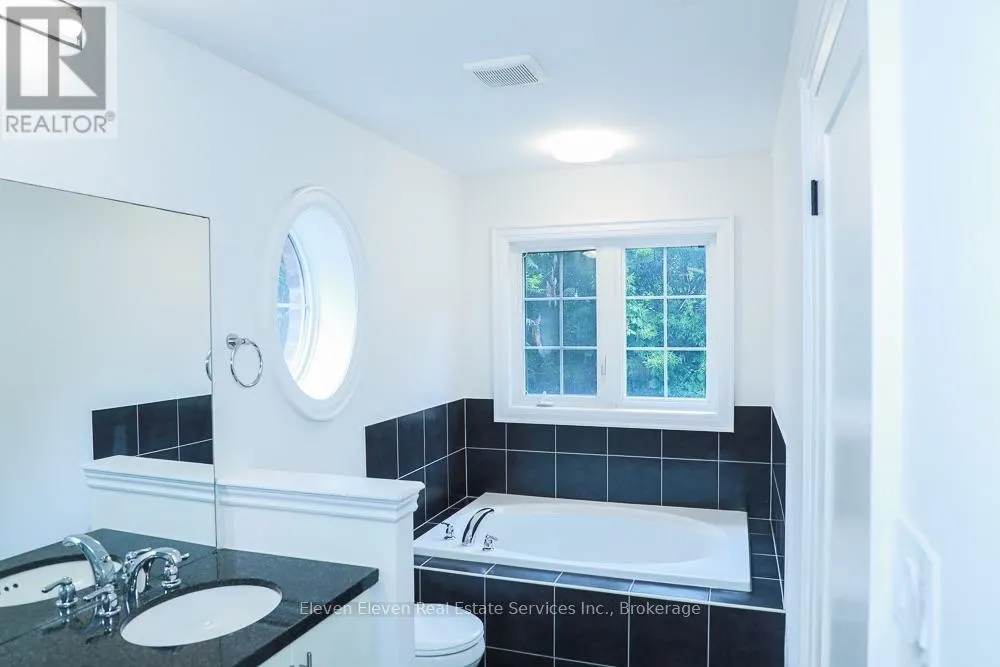 UPPER - 1557 EGLINTON AVENUE W