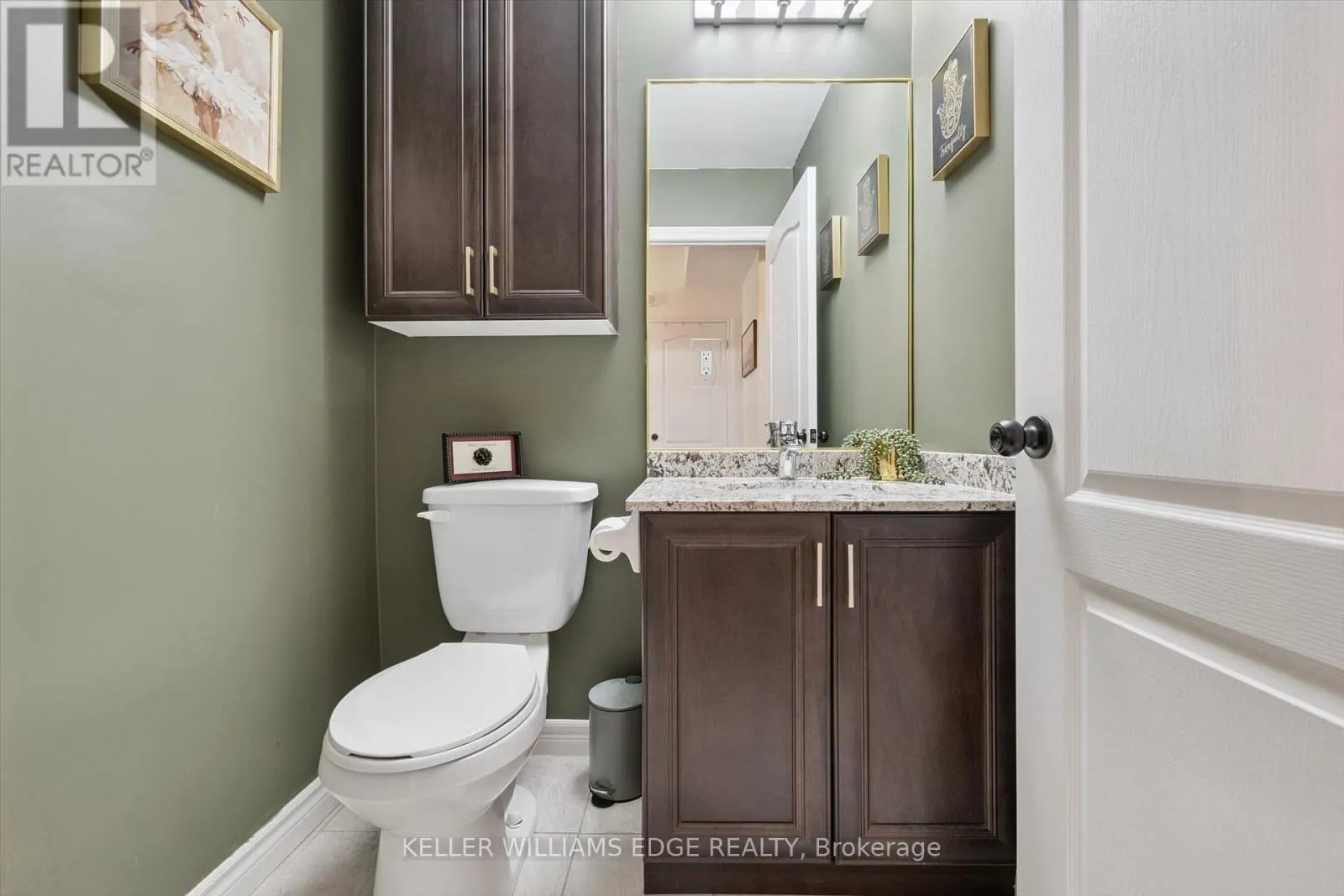208 - 34 PLAINS ROAD E