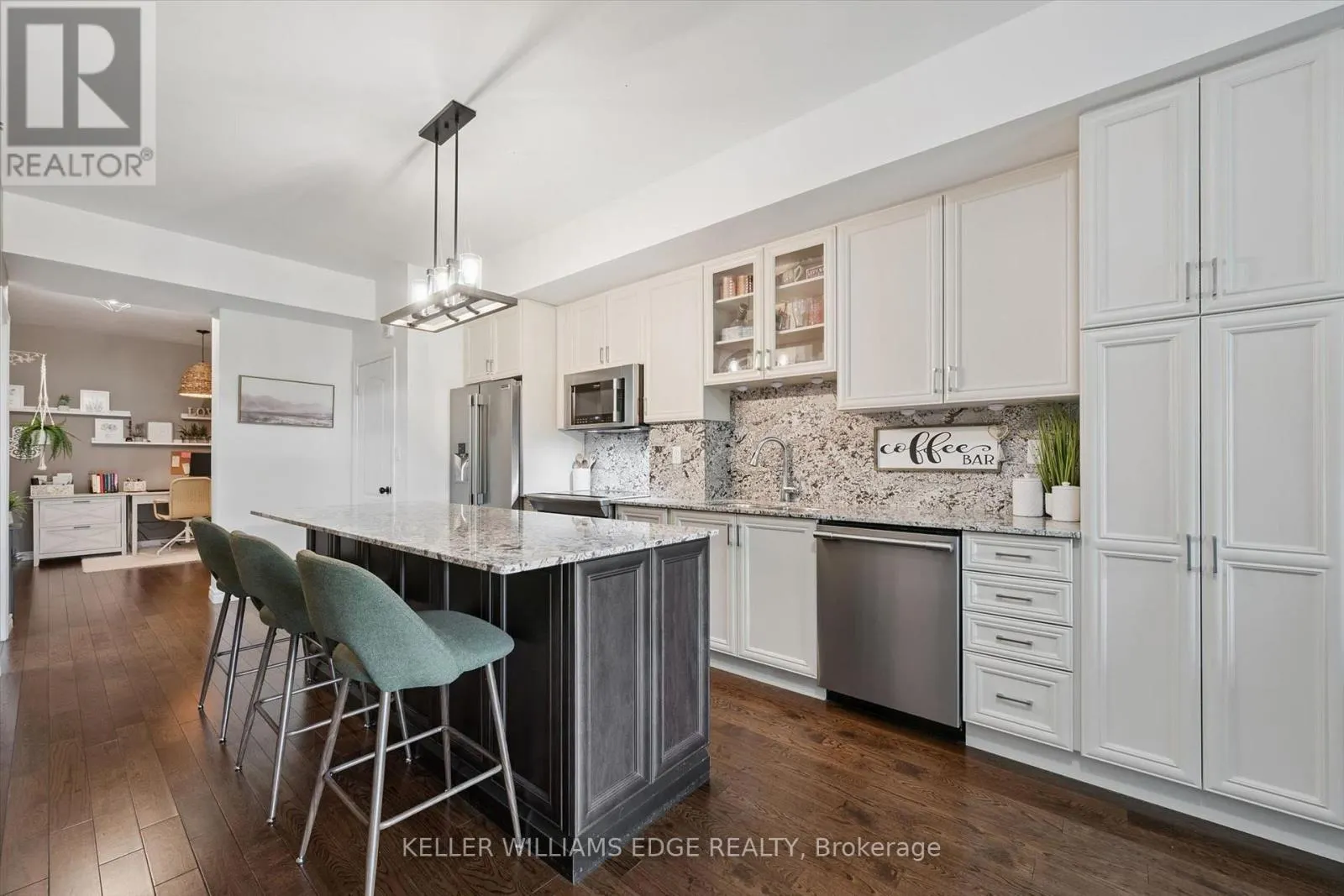 208 - 34 PLAINS ROAD E