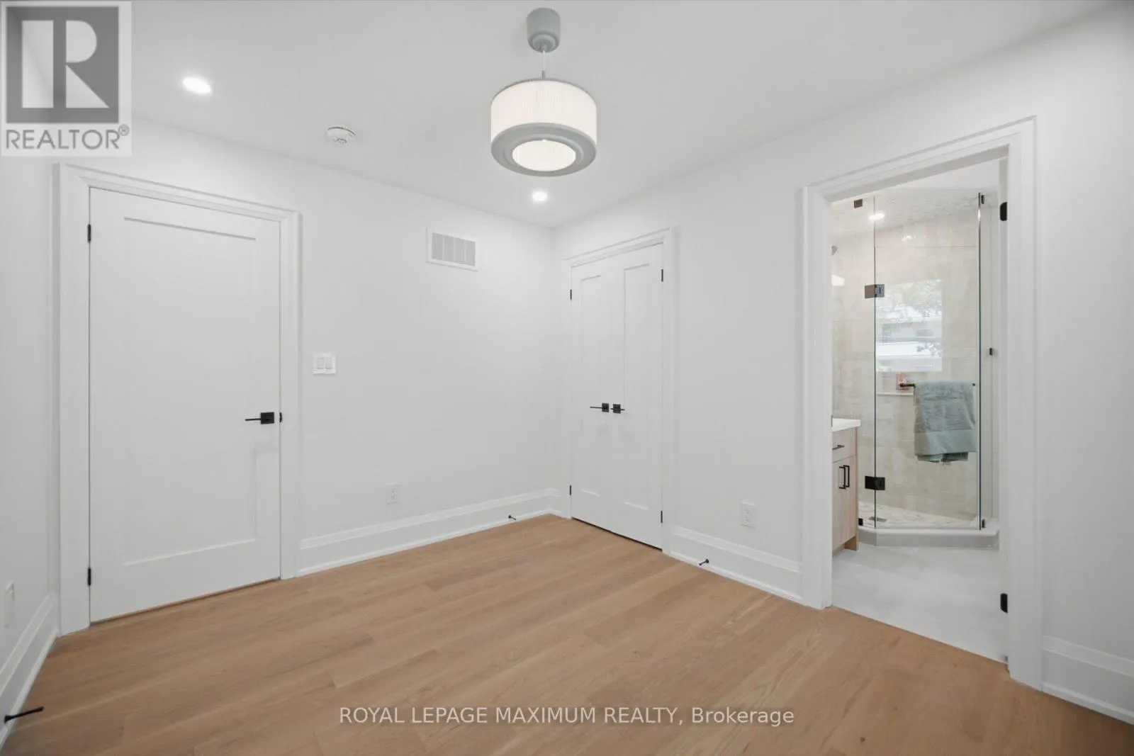 11 PARK BOULEVARD