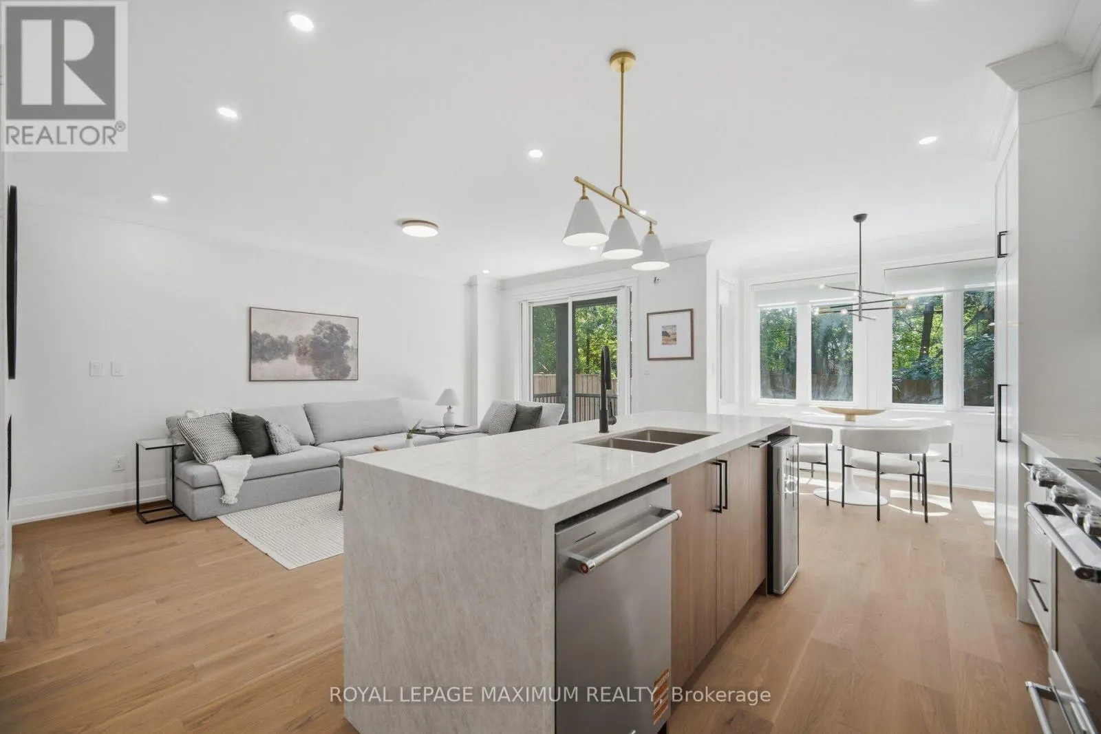 11 PARK BOULEVARD