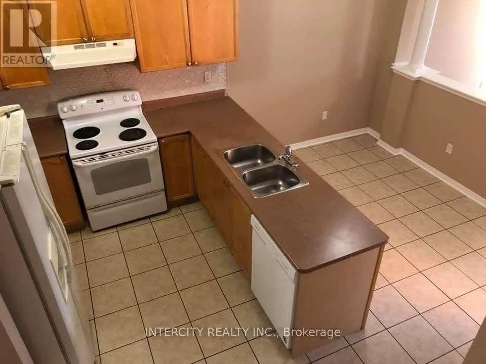 4 PENNYROYAL CRESCENT