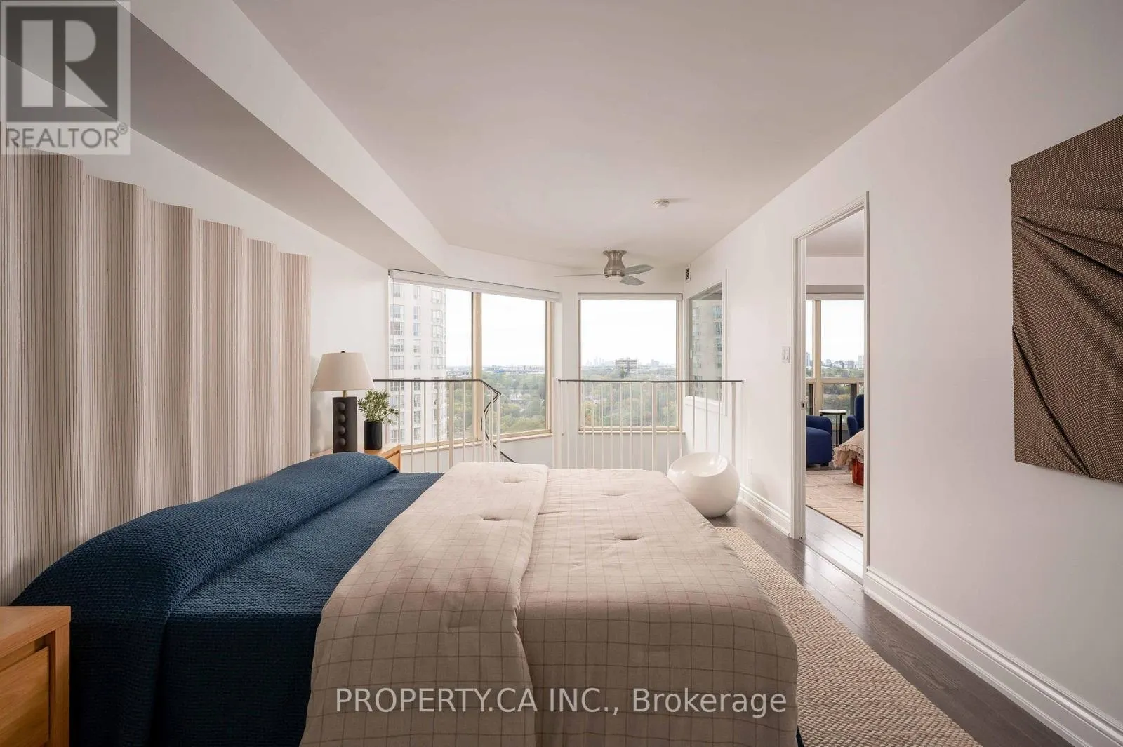 1701 - 2269 LAKE SHORE BOULEVARD W