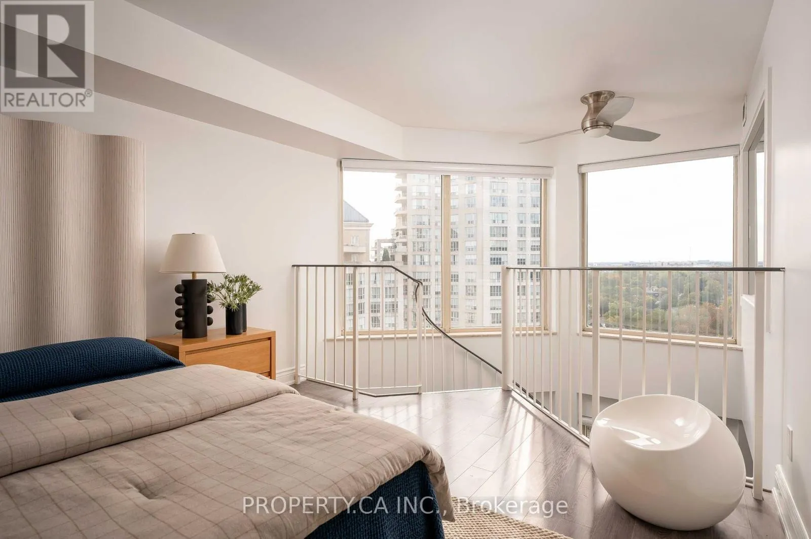 1701 - 2269 LAKE SHORE BOULEVARD W