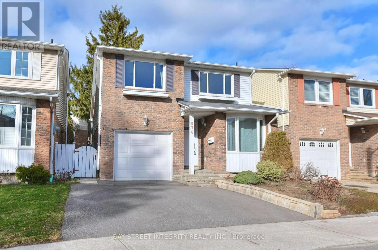 976 RAINTREE LANE