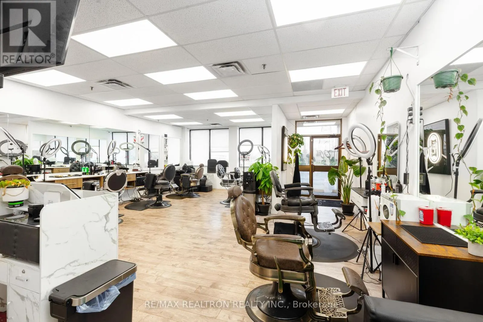 106 - 557 DIXON ROAD