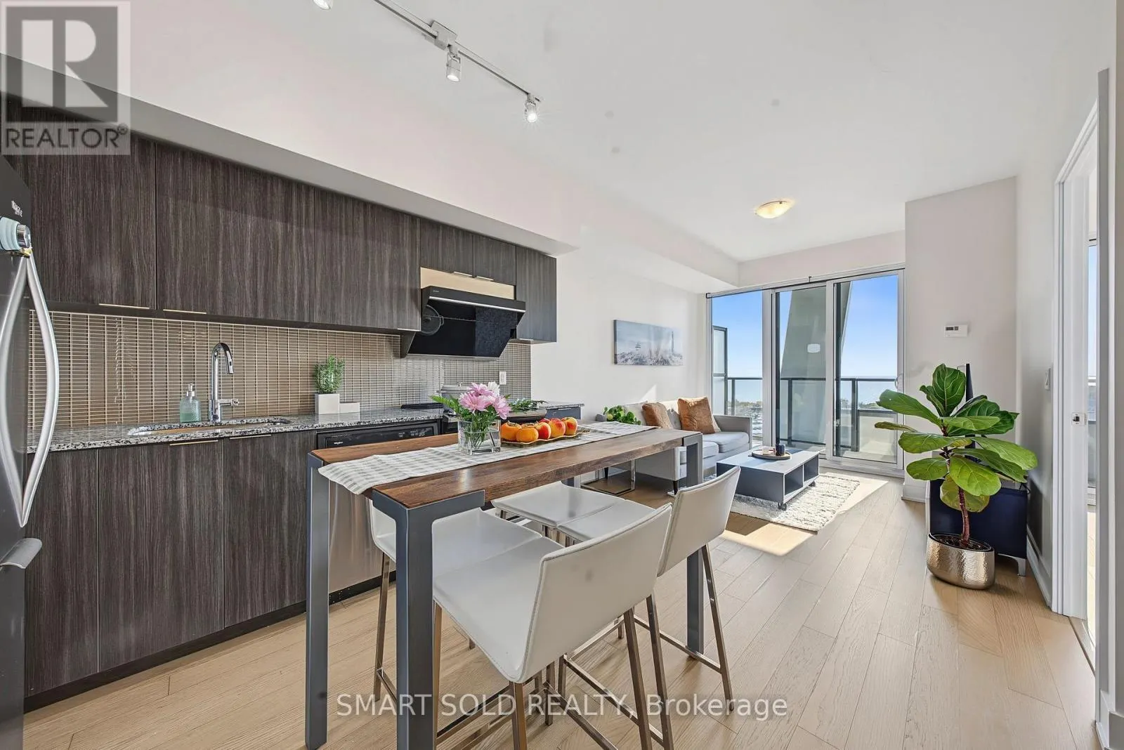 2419 - 30 SHORE BREEZE DRIVE