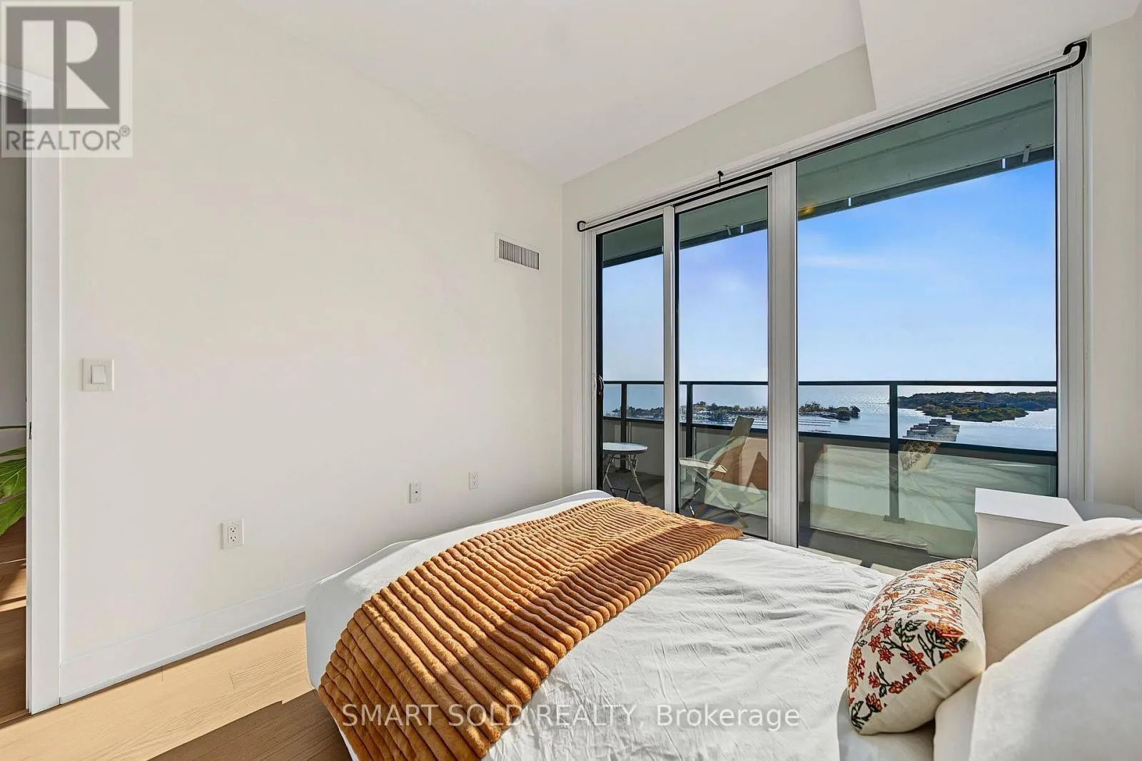 2419 - 30 SHORE BREEZE DRIVE