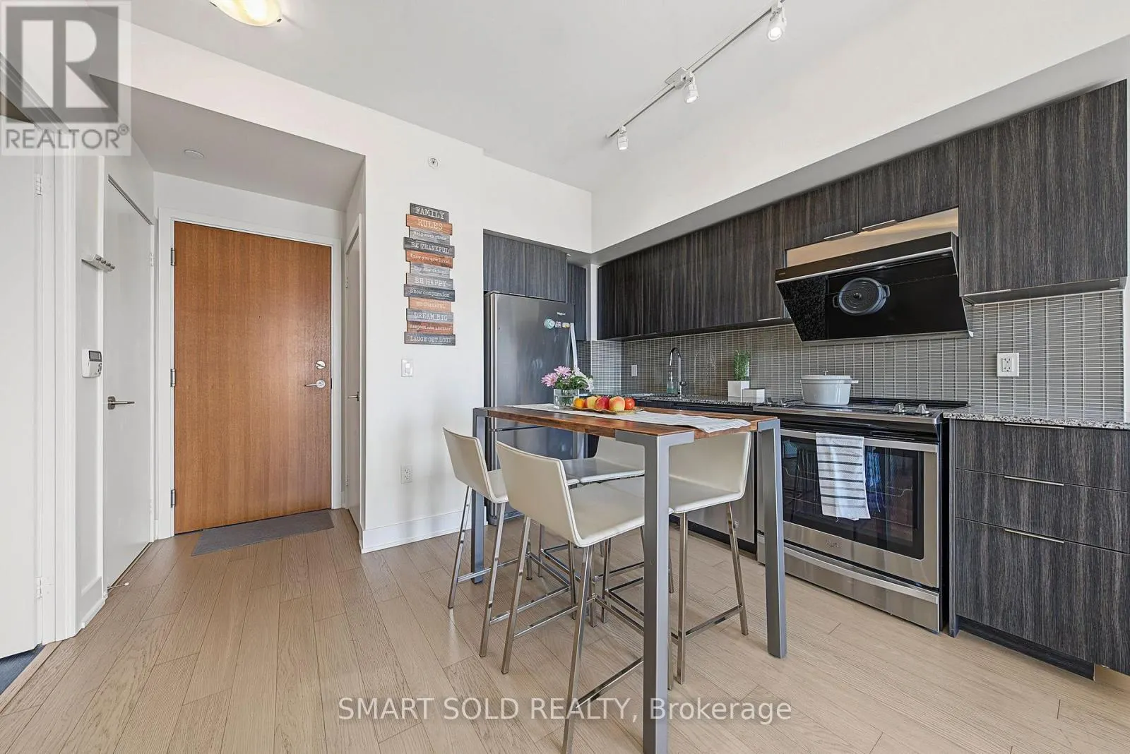2419 - 30 SHORE BREEZE DRIVE