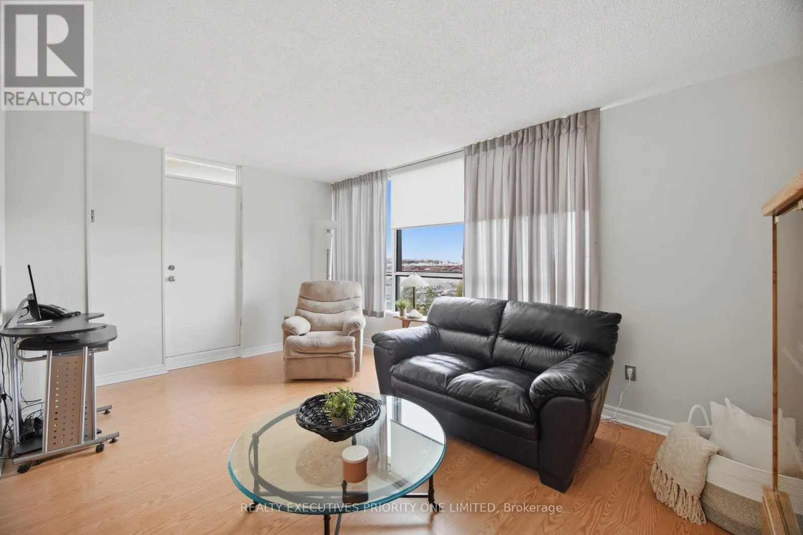 1013 - 10 MARTHA EATON WAY