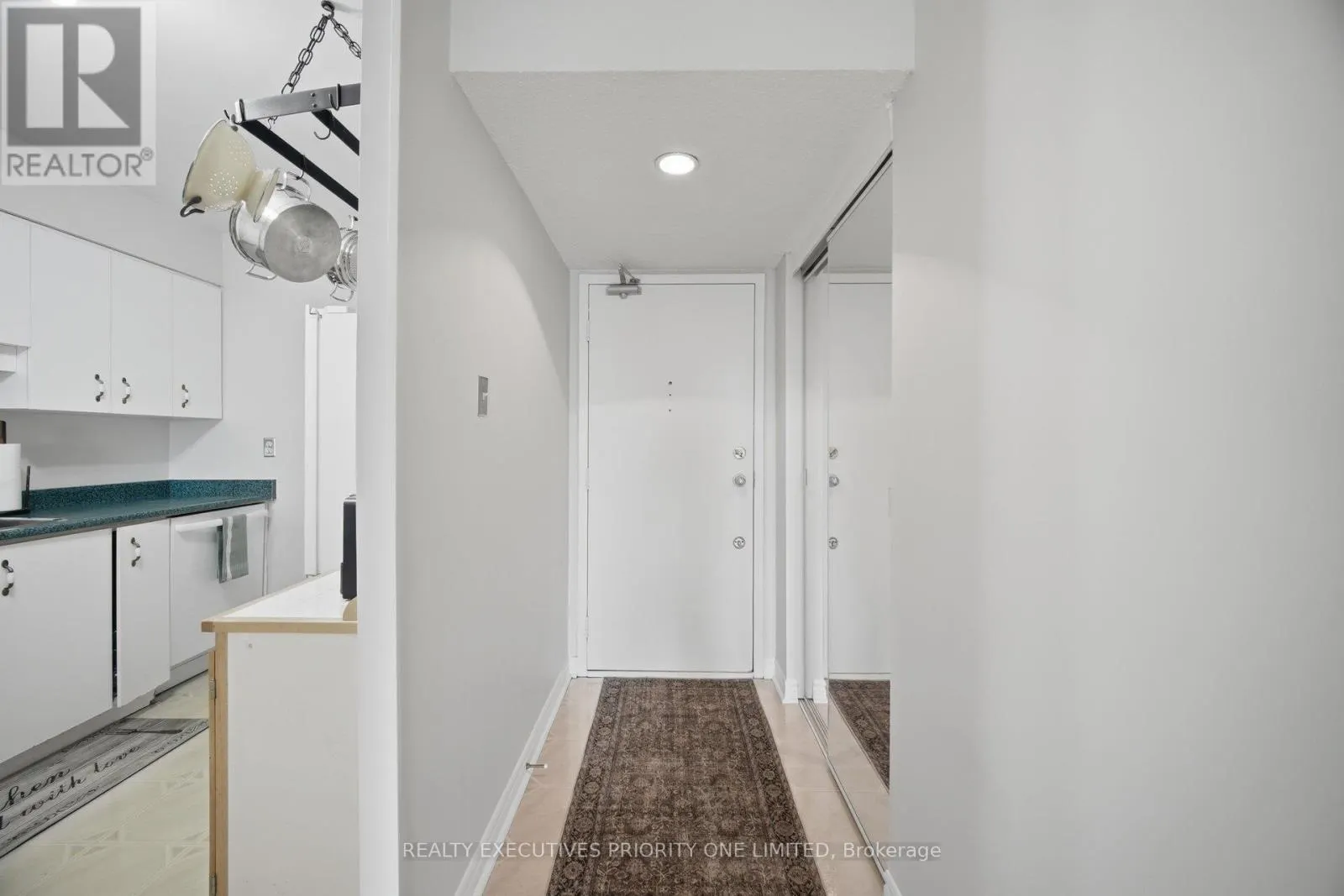 1013 - 10 MARTHA EATON WAY