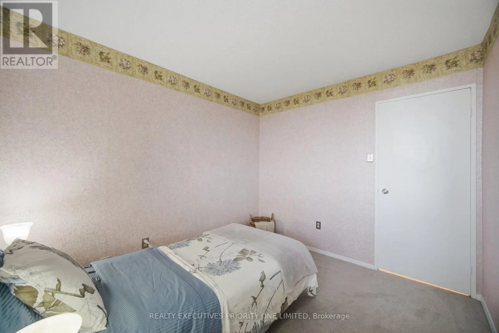 1013 - 10 MARTHA EATON WAY