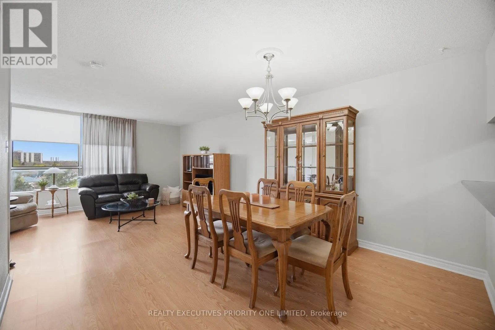 1013 - 10 MARTHA EATON WAY