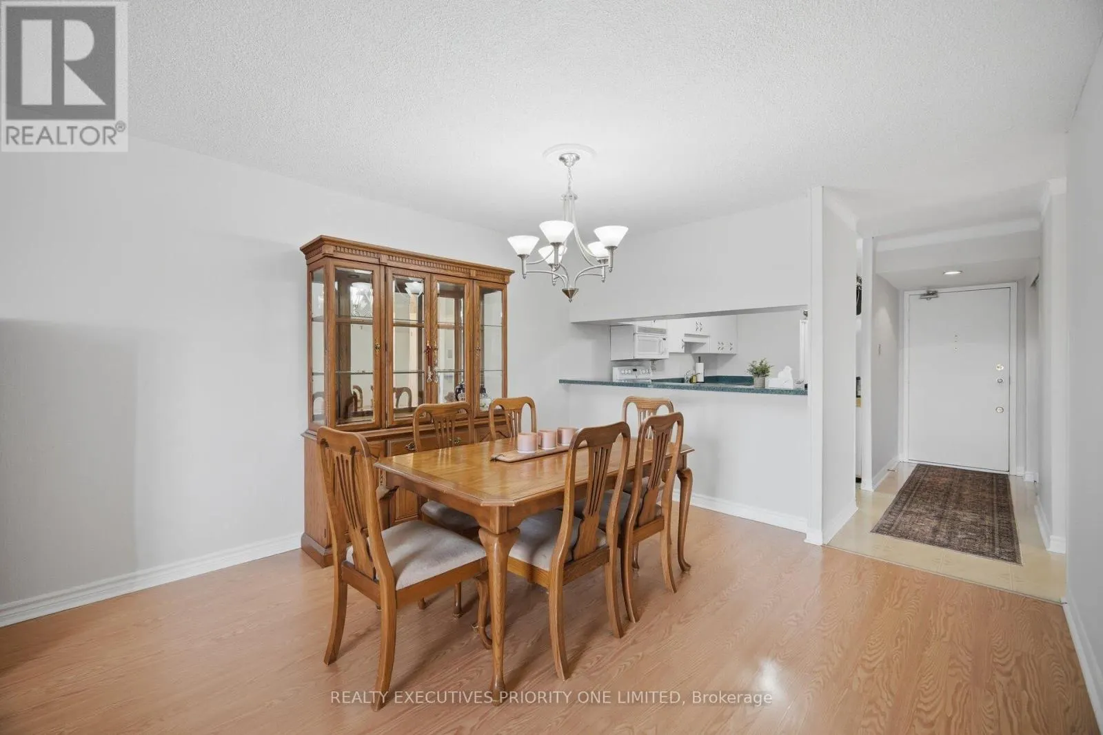 1013 - 10 MARTHA EATON WAY