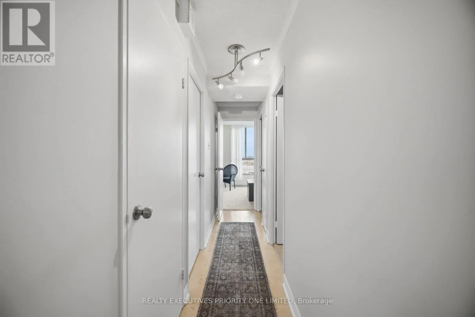 1013 - 10 MARTHA EATON WAY