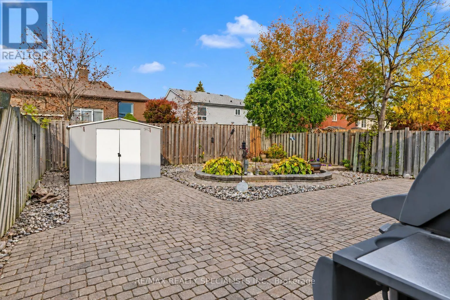 46 LACEWOOD CRESCENT